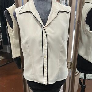 Cream Sleeveless Blouse with Black Trim by Chapter One Sportswear sz Medium